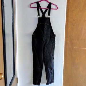 Forever 21 Black Skinny Overalls